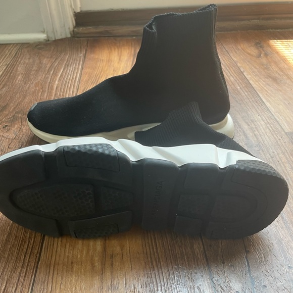 Balenciaga sock shoes Size 41. Used in excellent condition. - Picture 10 of 12